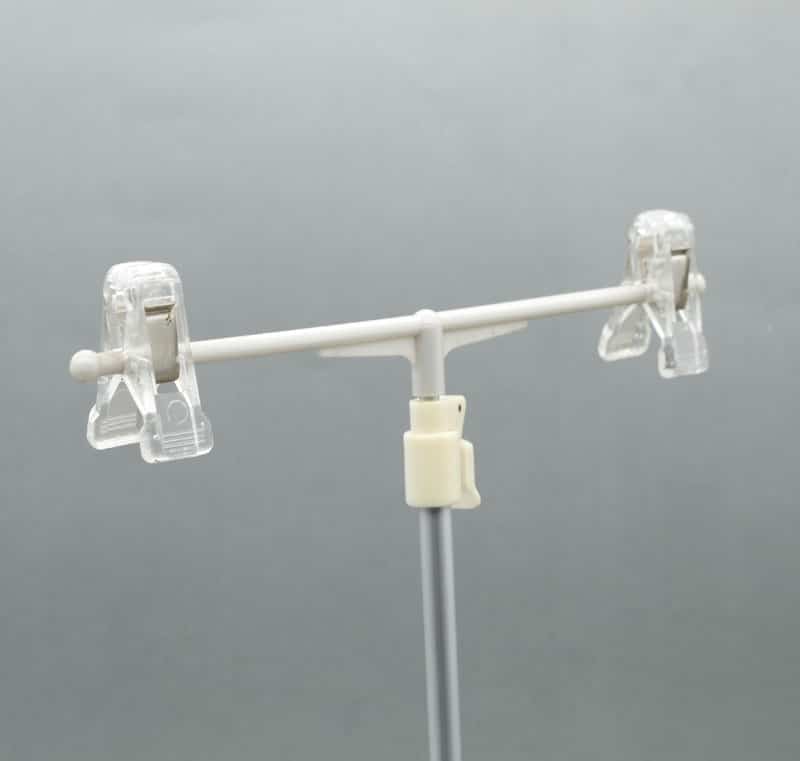 PORTA GRAFICA MINI T EXTENSIBLE MEDIDA AJUSTABLE 19.5*30 A 53 CMS CON PINZAS Y BASE REDONDA DE ABS